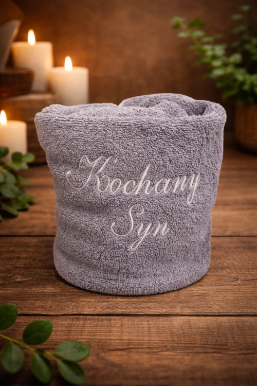 Szary ręcznik z haftem „Kochany Syn”, 100% bawełna, 50 × 100 cm